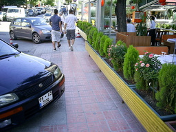 photo of sidewalk on Bestekar Sokağı, 2008.06.24